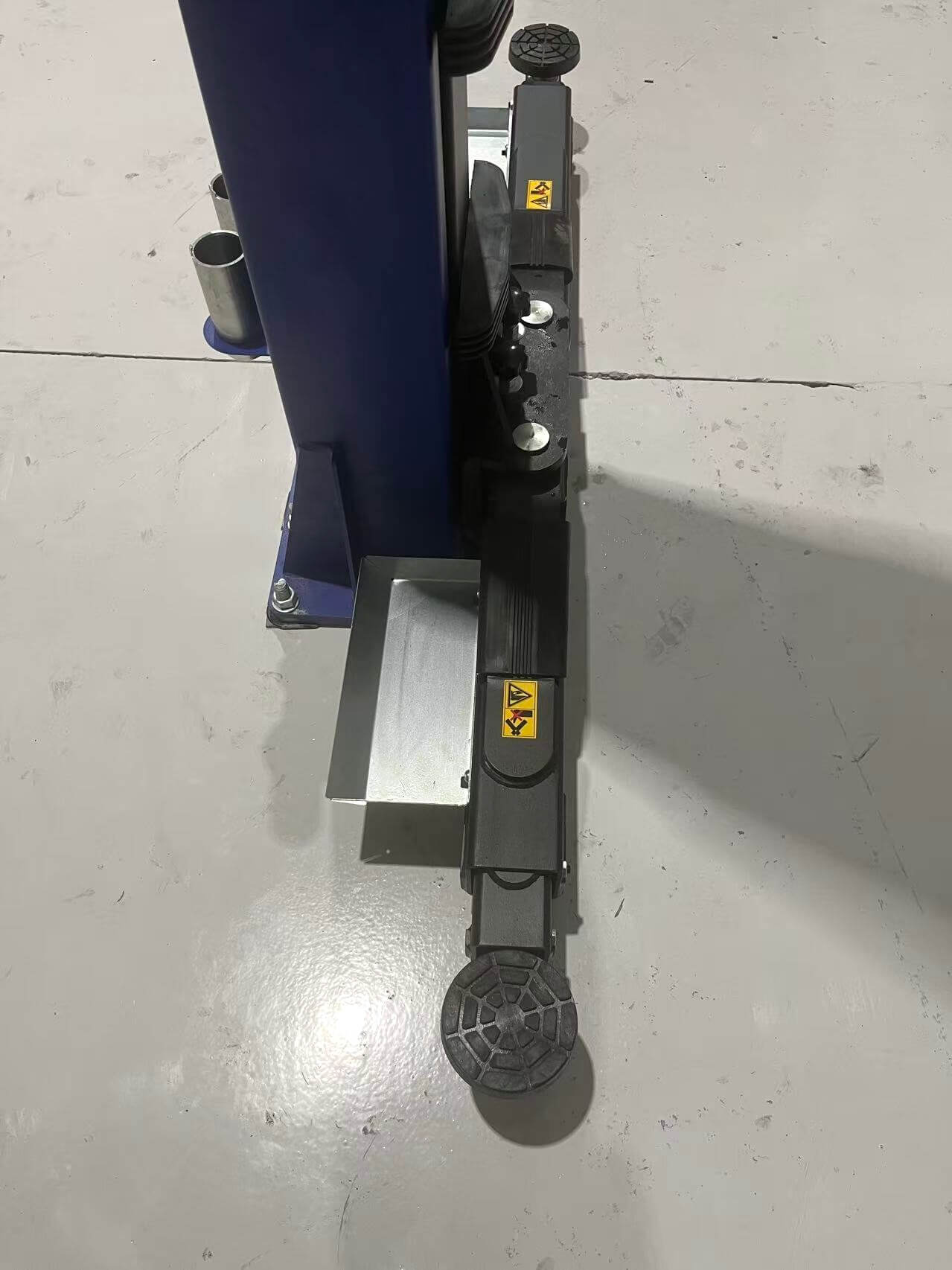 PLH-245DH 2 Post 4.5 Ton Clear Floor Car Hoist - Image 11